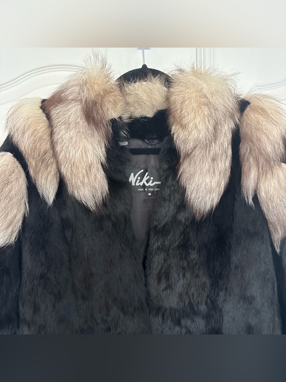 Vintage Niki black fox fur coat with silver fur trim, size M - Picture 3 of 9